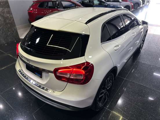 MERCEDES-BENZ-GLA 200-1.6 CGI ADVANCE 16V TURBO FLEX 4P AUTOMÁTICO MERCEDES-BENZ-GLA 200-2015