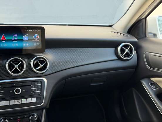 MERCEDES-BENZ-GLA 200-2019
