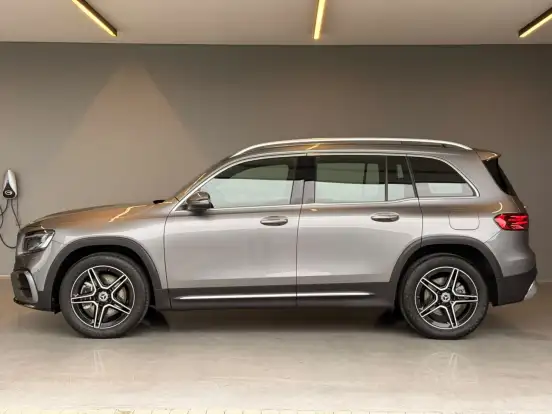 MERCEDES-BENZ-GLB 220-2025