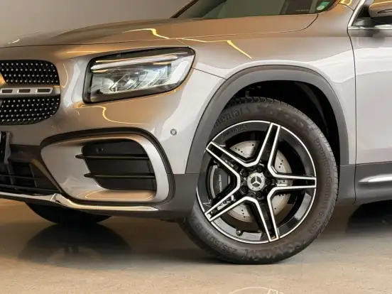MERCEDES-BENZ-GLB 220-2025