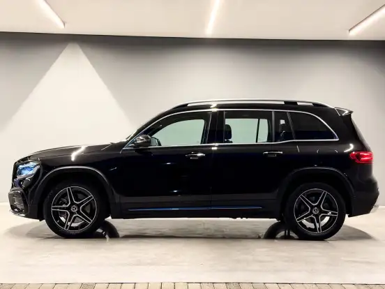 MERCEDES-BENZ-GLB 220-2025