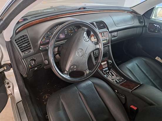 MERCEDES-BENZ-CLK 230-2001