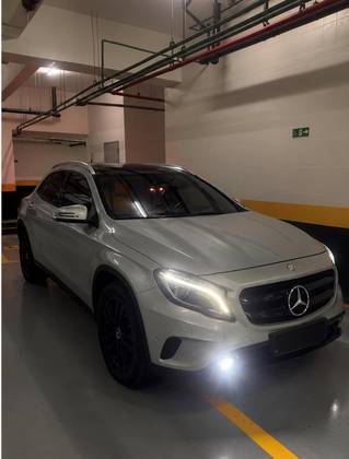 Mercedes-Benz GLA 200 1.6 CGI Enduro 16V Turbo Flex 4P Automático