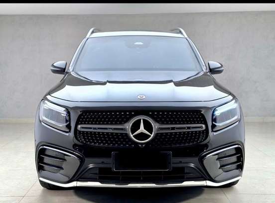MERCEDES-BENZ-GLB 220-2025