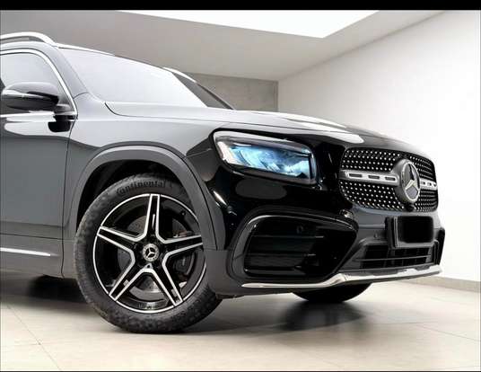 MERCEDES-BENZ-GLB 220-2025
