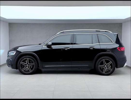 MERCEDES-BENZ-GLB 220-2025