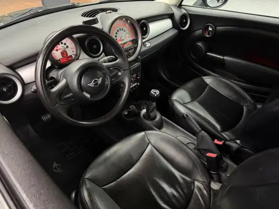 MINI-ONE-2011