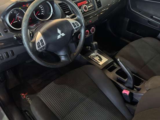 MITSUBISHI-LANCER-2.0 16V GASOLINA 4P AUTOMÁTICO MITSUBISHI-LANCER-2013