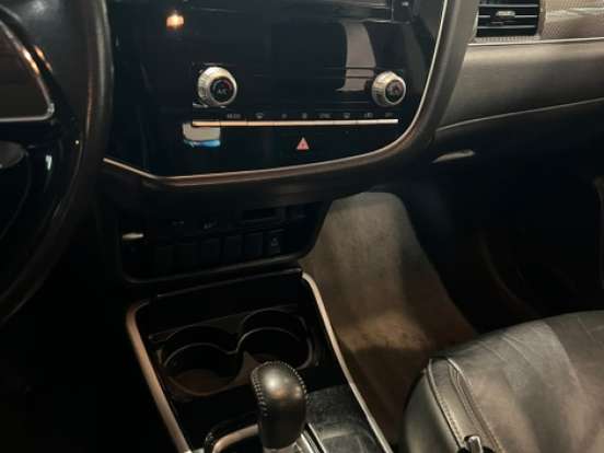 MITSUBISHI-OUTLANDER-2.0 MIVEC GASOLINA HPE AUTOMÁTICO MITSUBISHI-OUTLANDER-2019