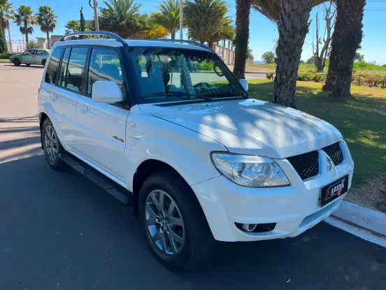 MITSUBISHI-PAJERO-2012