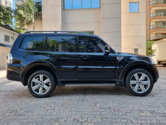 MITSUBISHI-PAJERO FULL-3.8 HPE 4X4 V6 24V GASOLINA 4P AUTOMÁTICO MITSUBISHI-PAJERO FULL-2014