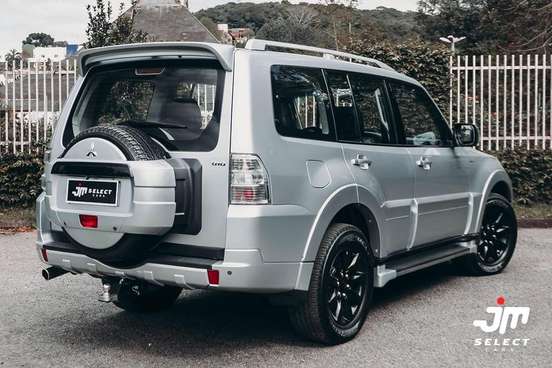 MITSUBISHI-PAJERO FULL-2010