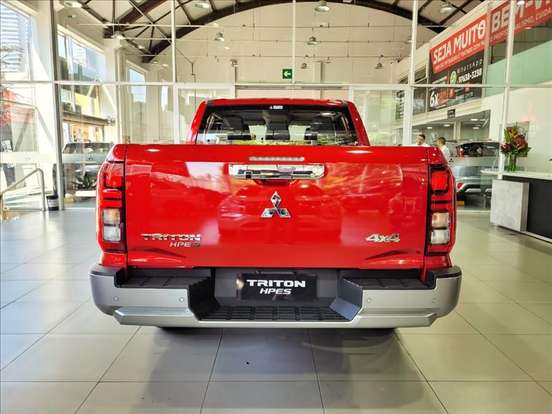 MITSUBISHI-TRITON-2026