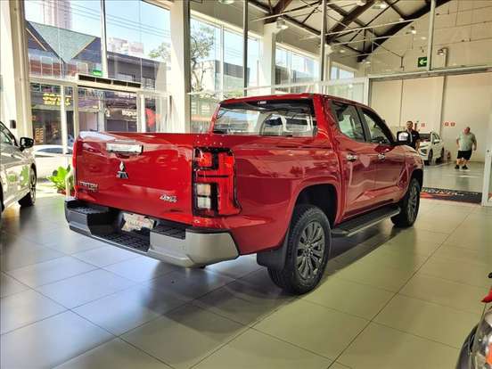 MITSUBISHI-TRITON-2026