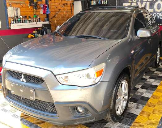 MITSUBISHI-ASX-2011