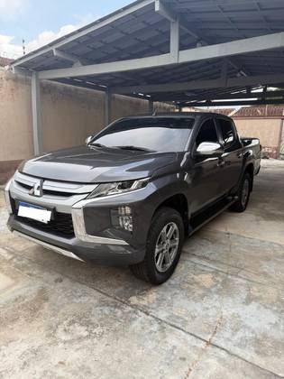 MITSUBISHI L200 TRITON 2.4 16V TURBO DIESEL SPORT HPE CD 4P 4X4 AUTOMÁTICO