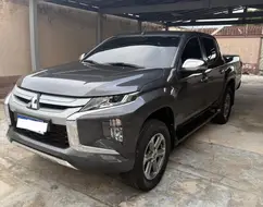 MITSUBISHI L200 TRITON 2.4 16V TURBO DIESEL SPORT HPE CD 4P 4X4 AUTOMÁTICO MITSUBISHI L200 TRITON 2.4 16V TURBO DIESEL SPORT HPE CD 4P 4X4 AUTOMÁTICO