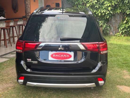 MITSUBISHI-OUTLANDER-2015