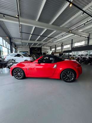 NISSAN-370Z-2010