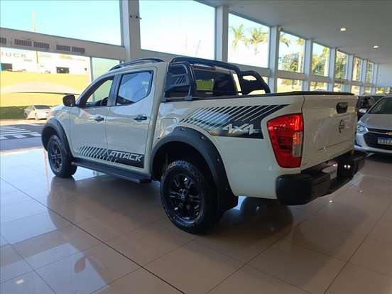 NISSAN-FRONTIER-2024