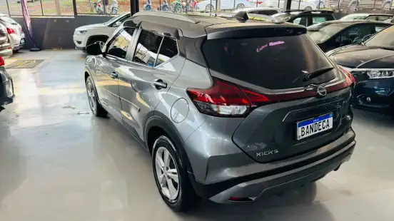 NISSAN-KICKS-2023