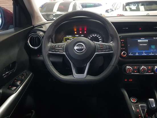 NISSAN-KICKS-2023