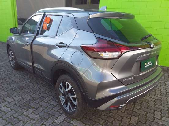 NISSAN-KICKS-2023