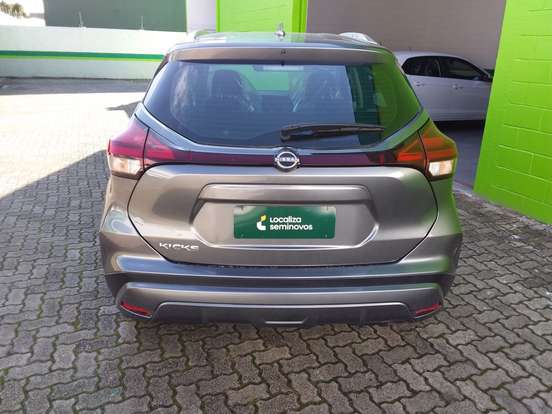 NISSAN-KICKS-2023