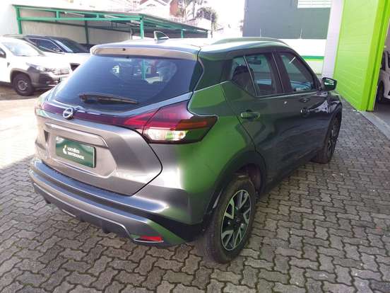 NISSAN-KICKS-2023
