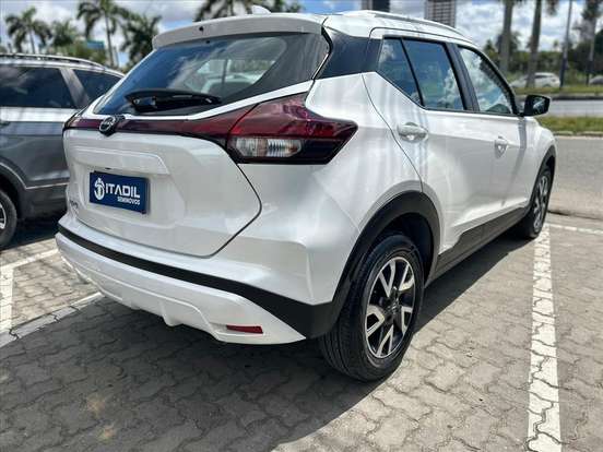 NISSAN-KICKS-2023