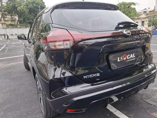 NISSAN-KICKS-2023