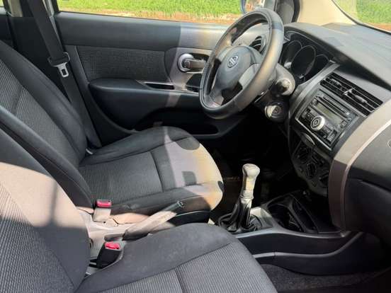 NISSAN-LIVINA-1.6 S 16V FLEX 4P MANUAL NISSAN-LIVINA-2012