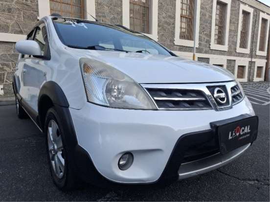 NISSAN-LIVINA-2013