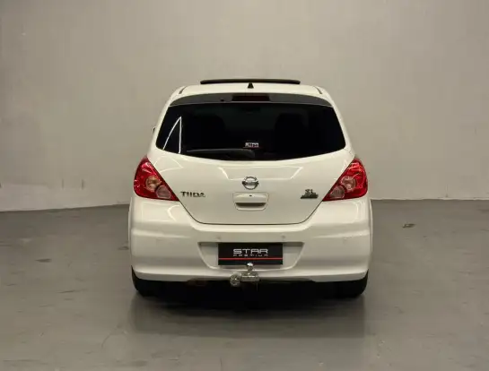 NISSAN-TIIDA-2012