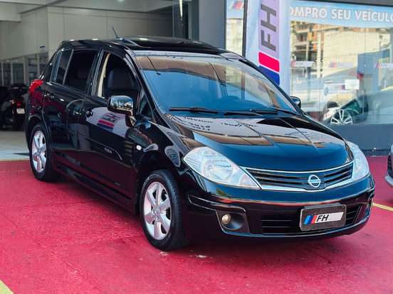 NISSAN-TIIDA-2012
