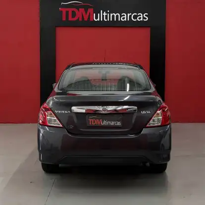 NISSAN-VERSA-2018