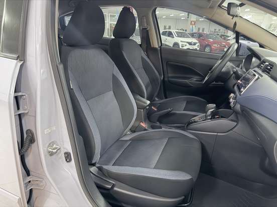 NISSAN-VERSA-2023
