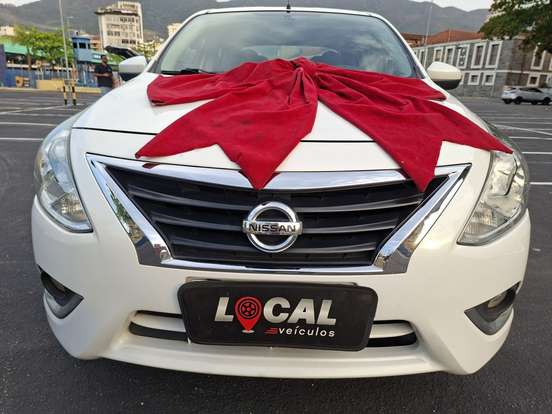 NISSAN-VERSA-2020