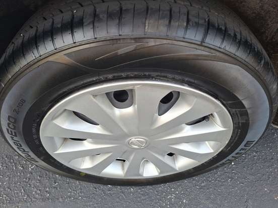 NISSAN-VERSA-2020
