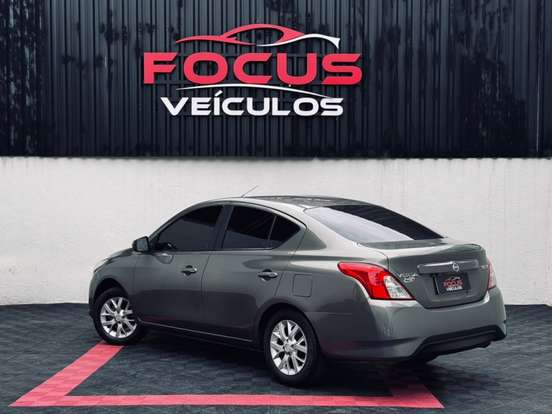 NISSAN-VERSA-2019