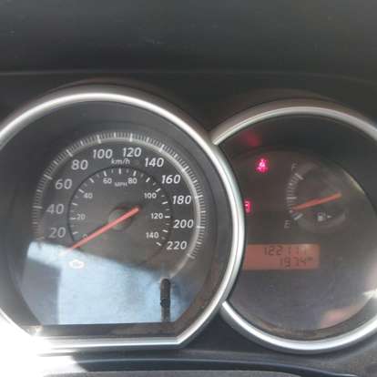 NISSAN-TIIDA-2011