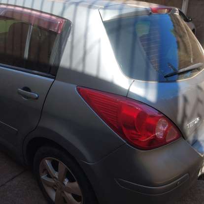 NISSAN-TIIDA-2011