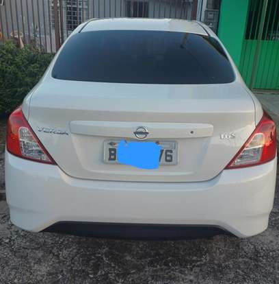 NISSAN-VERSA-2018