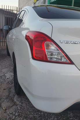 NISSAN-VERSA-2018