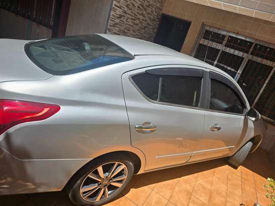 NISSAN-VERSA-2018
