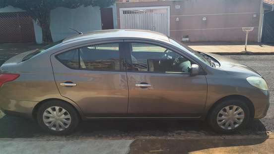 NISSAN-VERSA-1.6 16V FLEX SV 4P MANUAL NISSAN-VERSA-2014