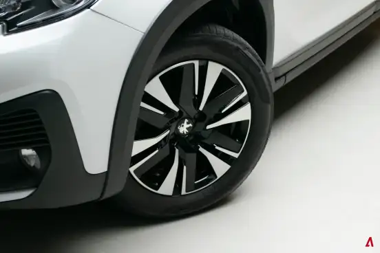 PEUGEOT-2008-2023
