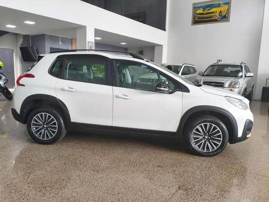 PEUGEOT-2008-2019