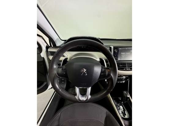 PEUGEOT-2008-2016