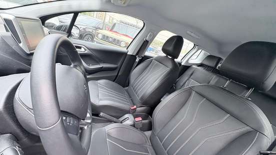 PEUGEOT-2008-2023